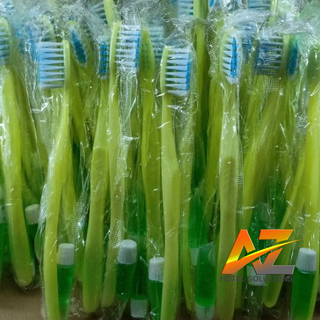 Bàn chải nhà nghỉ khách sạn , bàn chải du lịch , bàn chải giá rẻ có sẵn kem đánh răng ( Túi 100 cái )