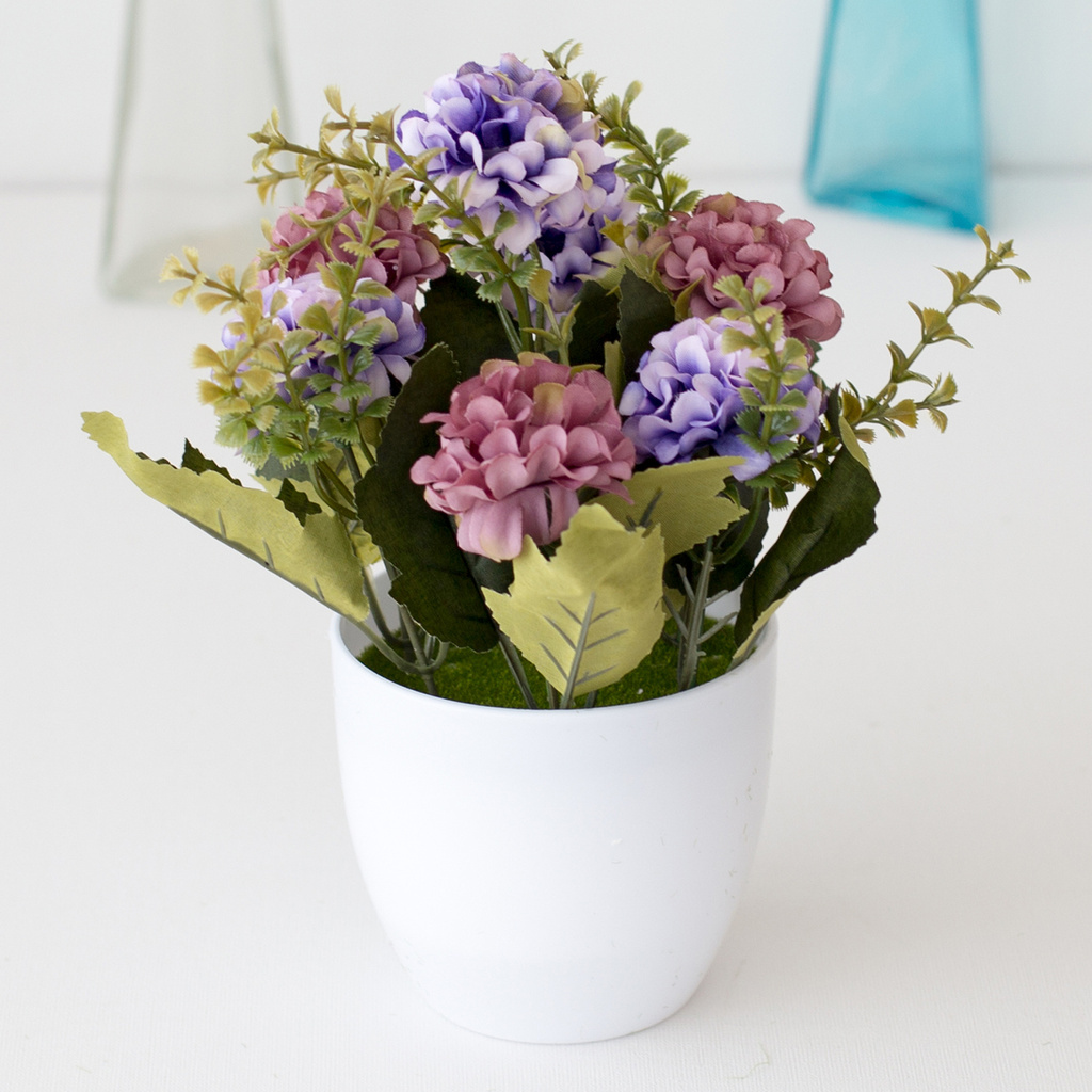 Chậu hoa giả bằng nhựa để bàn trang trí