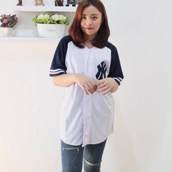 Áo Thun Bóng Chày D6294 Màu Trắng Xanh navy Cá Tính
