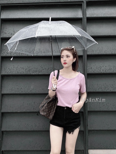 Áo phông xích xẻ V lưng độc lạ (kèm ảnh thật)