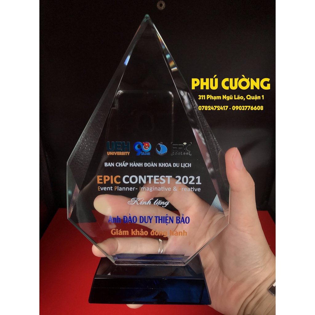 Kỷ Niệm Chương - Pha Lê - Dáng Nhọn