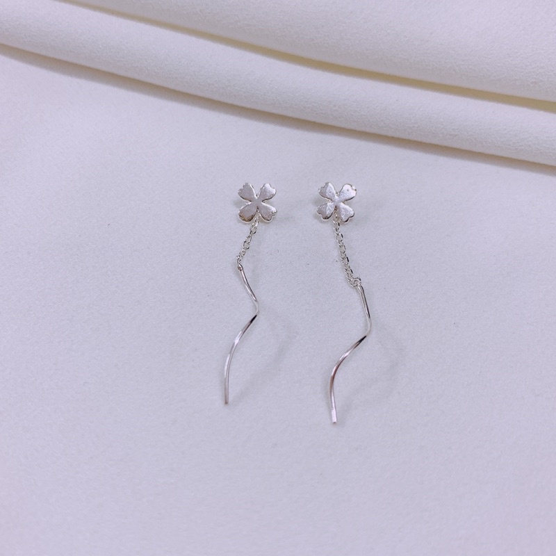 Bông tai cỏ 4 lá gắn tua LINH'S MIU SILVER Bông tai bạc ta