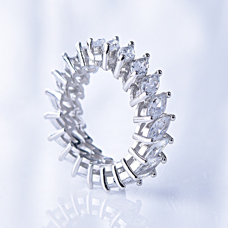 Nhẫn Đeo Tay Kim Loại Đính Đá Lấp Lánh Thời Trang Cho Nữ