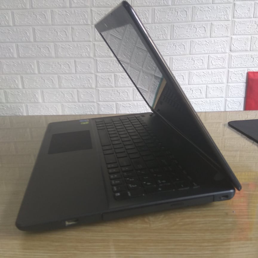 Thanh lý laptop cũ Asus x550l – Core i5 4200 haswell, ram 4gb, máy mỏng thời trang | BigBuy360 - bigbuy360.vn