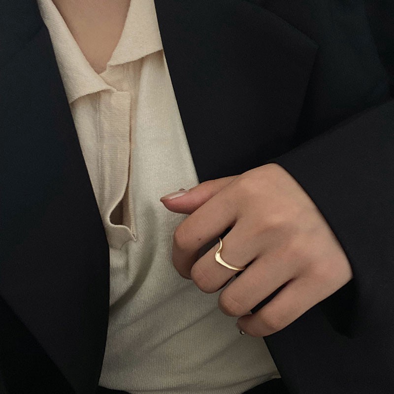 Nhẫn Kim Loại Kiểu Gợn Sóng Đơn Giản C45