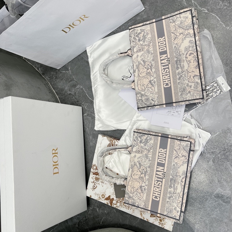 Túi Dior tote Tiger Latte Toile de Jouy Zodiac Embroidery TẶNG KÈM KHĂN TURBAN CD  FULLBOX VIP, ĐẦY ĐỦ PHỤ KIỆN