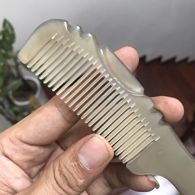 Lược sừng xuất Nhật (Size: M - 17cm) Lược khía thon gọn đẹp ❤️FREESHIP đơn &gt; 50k❤️Horn Comb of HAHANCO (COH163)