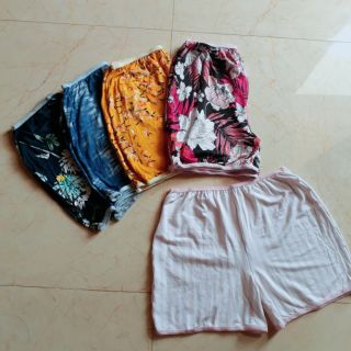Quần đùi mặc váy