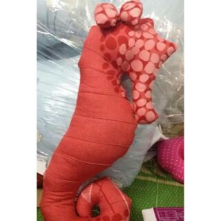 Gối ôm cá ngựa không bao giờ là hết hot các mẹ ạ.còn chờ gì nữa các mẹ nhanh tay đặt ngay cho bé nhé.