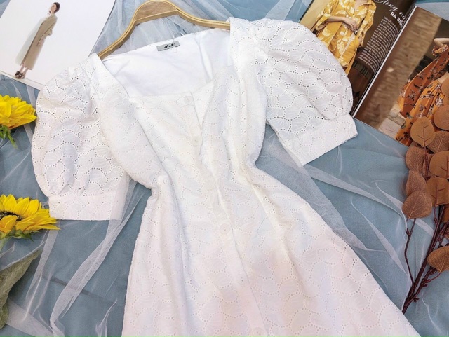 Đầm trắng xô ren