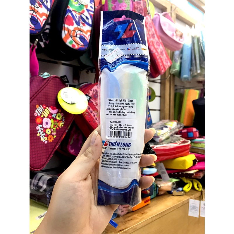 Vỉ 3 Bút Bi 0.38 mm Thiên Long TL-062 - Mực Xanh ( Màu Thân Bút Giao Ngẫu Nhiên)