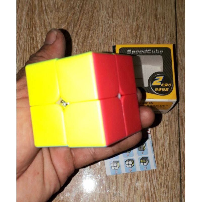 Một cục Rubik S2 Dạ Quang 2x2x2 mẫu hộp rất trơn