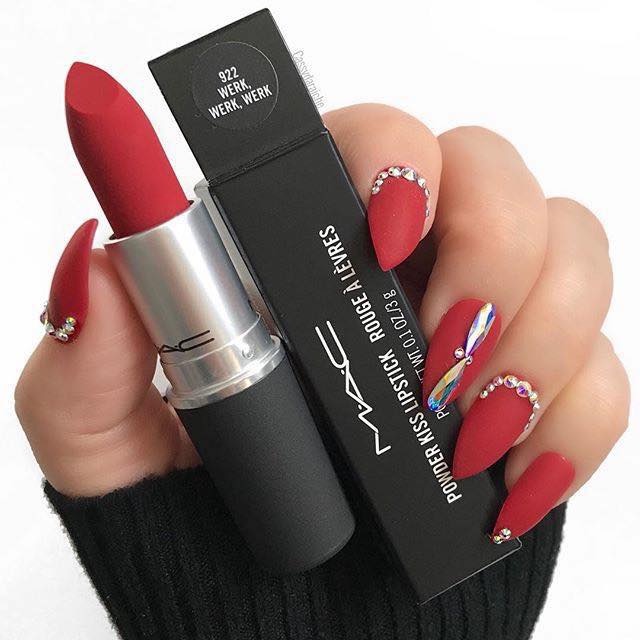 Son MAC Power Kiss Lipstick màu 922 Werk Werk Werk 3g