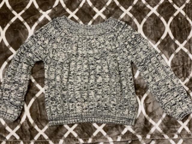 Áo len đen trắng
