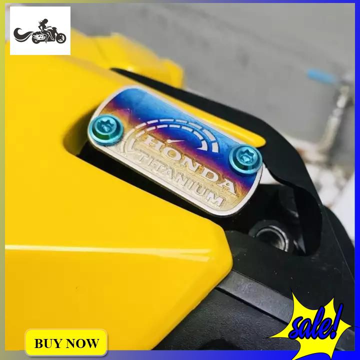 Ốp nắp dầu Titanium nhiều mẫu gắn đủ xe bán kèm combo 2 ốc GR5 4li15 đầu dù