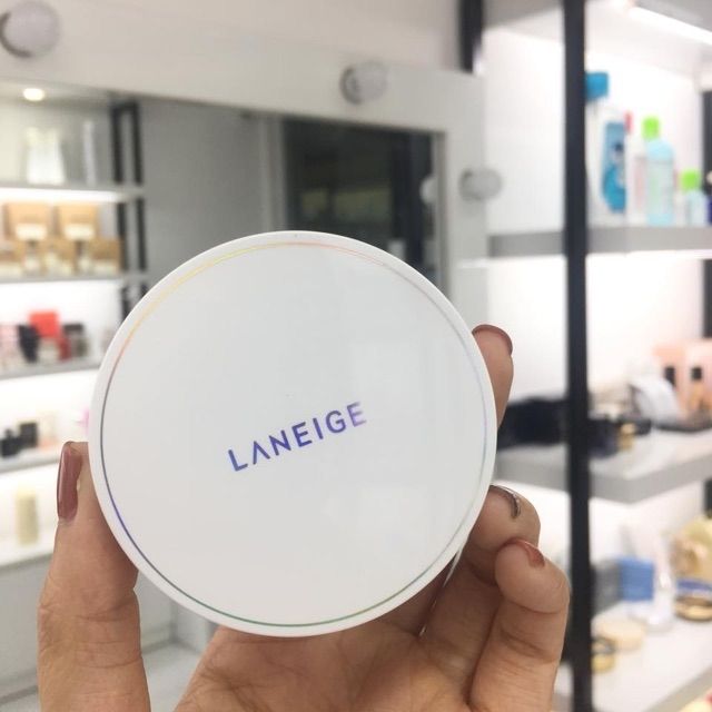 Kem phấn nền trang điểm dưỡng trắng Laneige