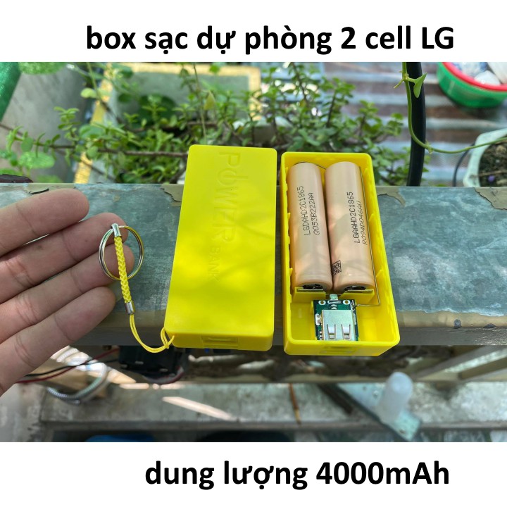 box sạc dự phòng kèm pin LG