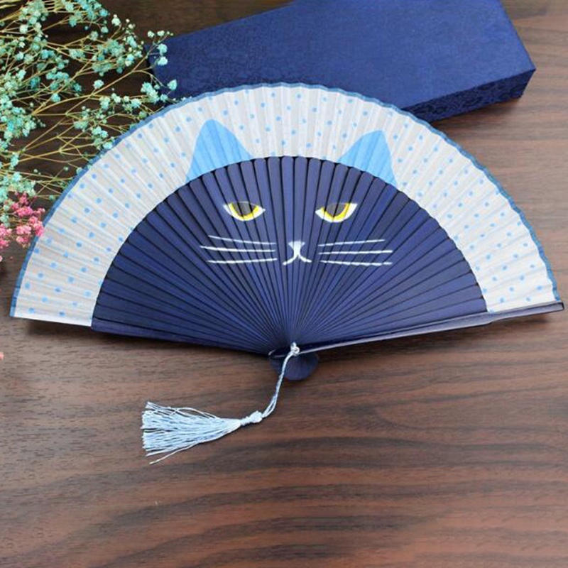 Quạt Xếp Cầm Tay Bằng Lụa Nhân Tạo Họa Tiết Hoạt Hình Mèo Và Cây Quạt Phong Cách Nhật Bản