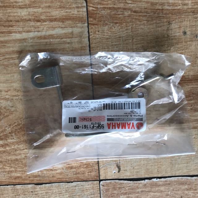 Pas giữ dây côn dây điện sườn ex135 vị trí khung xe