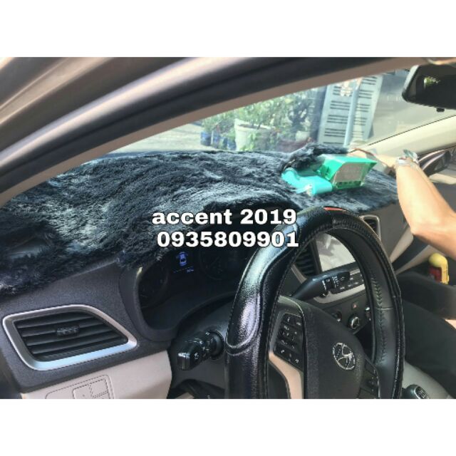 Thảm taplo lông thú accent 2020