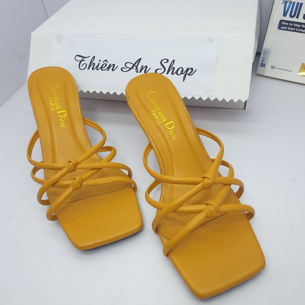 Giày cao gót Thiên An mũi vuông phối dây quai mảnh cao 5cm màu đen và vàng bò