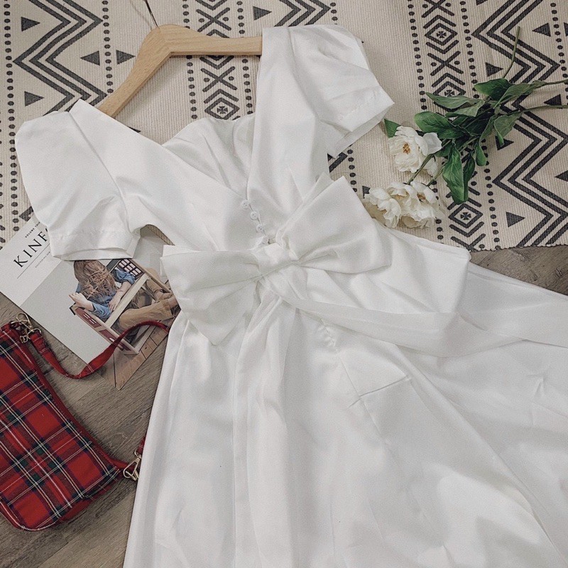 Đầm tay bồng cổ vuông nơ lưng xinh xắn | BigBuy360 - bigbuy360.vn