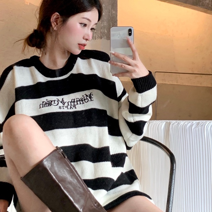 Áo Sweater Dáng Rộng Thêu Họa Tiết Sọc Xinh Xắn Dành Cho Nữ