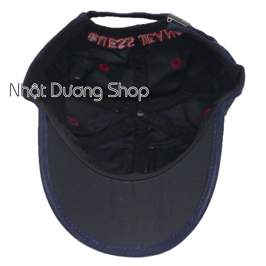 Nón kết Guess Jeans khóa xịn - chất liệu vải kaki xịn tạo nên sự sang trọng và phong cách