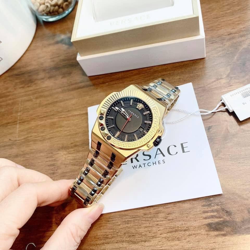 Đồng Hồ Nam Versace Chain Reaction Quartz Black Dial Men's VEDY00619