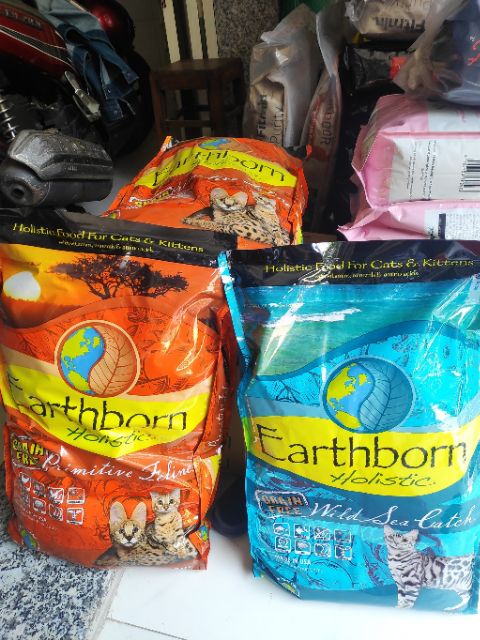 Thức ăn mèo hạt khô Mỹ Earthborn 6kg