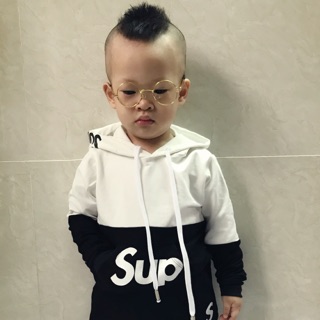 Bộ có mũ thể thao bé trai
