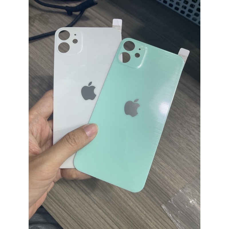 Dán phim mặt sau iPhone 11