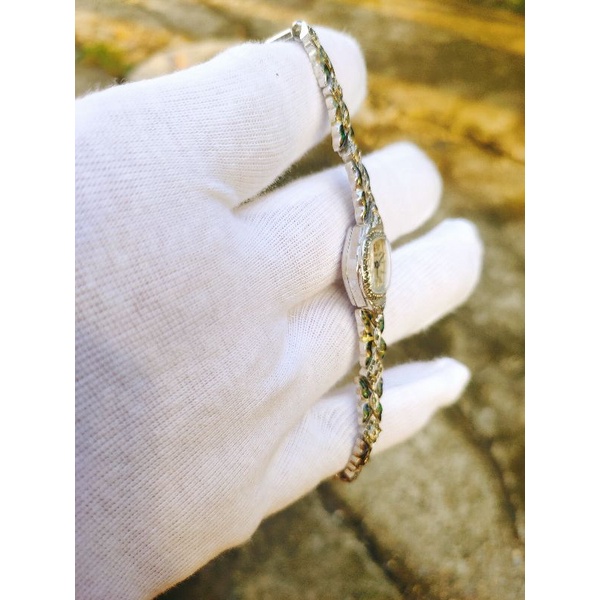 Đồng hồ nữ opal thụy sĩ, máy pin, đá opal mang lại may mắn cho người đeo, size 20mm, dây khóa zin, độ mới 95%