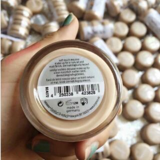 Phấn tươi Đức Essence Soft Touch Mousse.