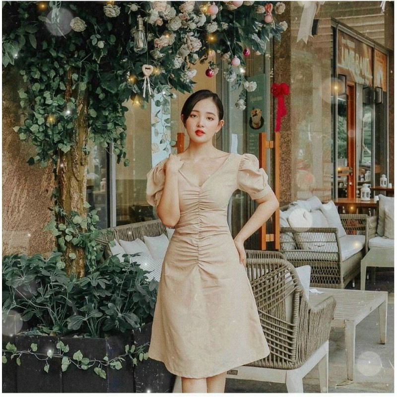 ĐẦM CỔ V NHÚN GIỮA SANG TRỌNG