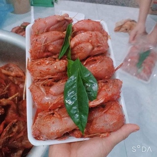 Chim cút ướp sẵn kèm lá móc mật