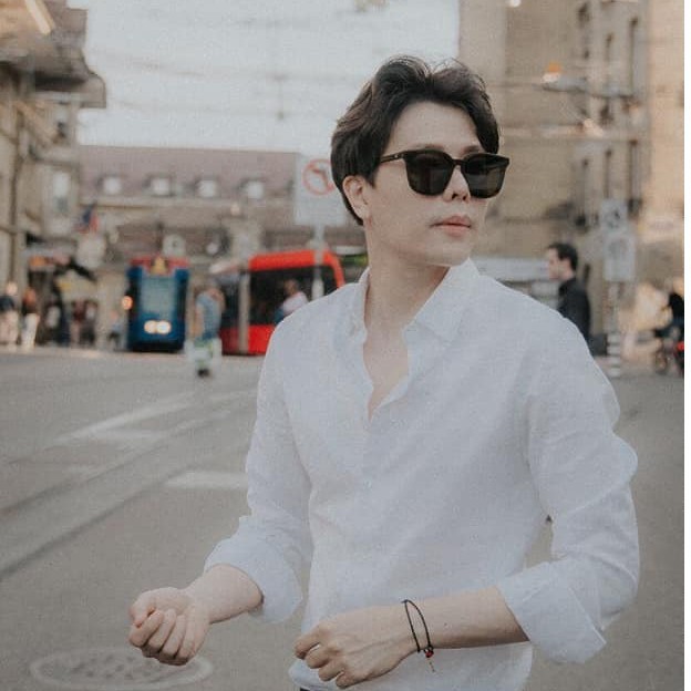 Mắt kính chữ V thời trang TQ29 phù hợp cả nam và nữ thích hợp mang đi biển đi du lịch chống nắng bảo vệ mắt tốt | BigBuy360 - bigbuy360.vn