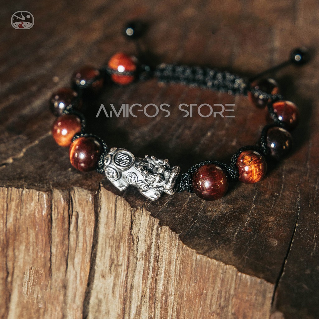 Vòng tay phong thủy handmade đá mắt hổ đỏ mix charm Tỳ Hưu Bạc