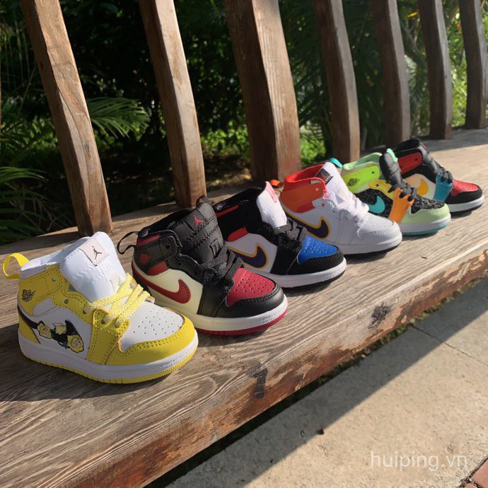 Giày bóng rổ Nike Air Jordan 1 dành cho bé trai Bydg