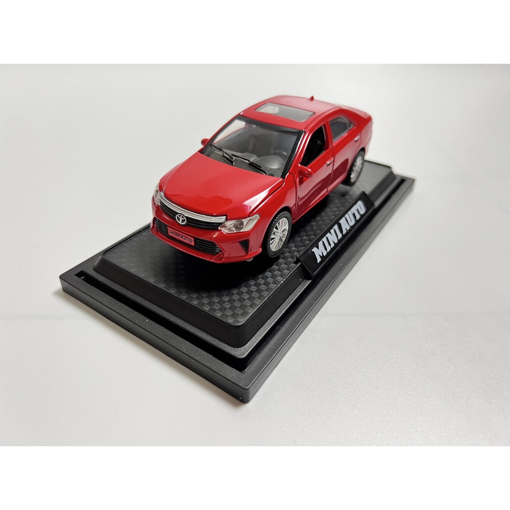 Xe mô hình Toyota Camry tỉ lệ 1:32