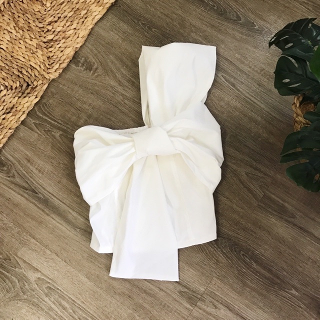 Áo nơ lệch vai