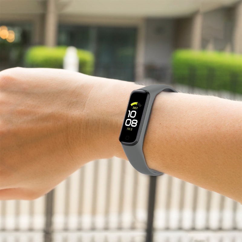 Dây đeo thay thế chất liệu silicon màu trơn cho Samsung -Galaxy Fit2 R220