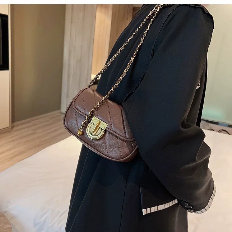 Túi quả chuông chỉnh dây đeo chéo da mềm size 19 có ngăn kéo quá 8161#