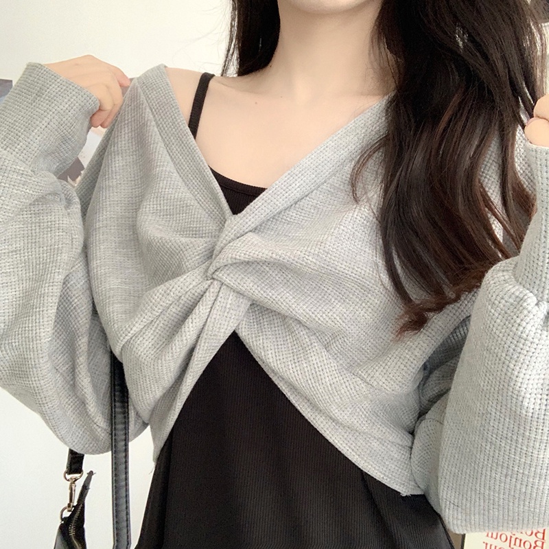 Set trang phục nữ Perty gồm đầm hai dây và áo len xám đơn giản thời trang phong cách Hàn Quốc