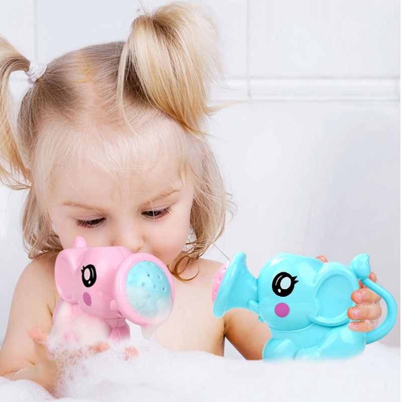 Bình Tưới Cây Bằng Nhựa Hình Chú Voi Dễ Thương Cho Bé