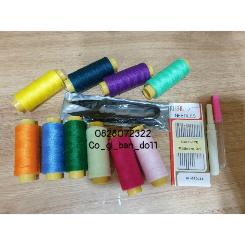 Bộ Dụng Cụ May Vá Tiện Ích Có Kèm Hộp Đựng.
