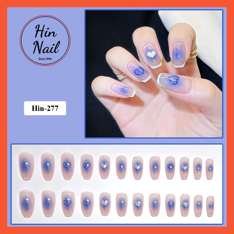 Móng tay giả Hin Nail màu xanh viền trắng họa tiết trái tim