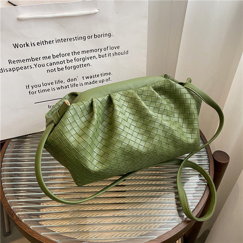 Túi Đeo Vai Hình Đám Mây Xếp Ly Màu Trơn Thời Trang 2022 Cho Nữ