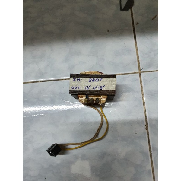 Biến áp nguồn đôi đối xứng ra15v x 2, 3A. Vào 220v