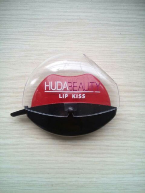 Son bặm môi Huda Beauty Lip Kiss